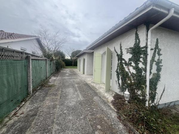 Maison à louer 1 400 € CC St-Médard-en-Jalles 4 p 91 m² DPE D