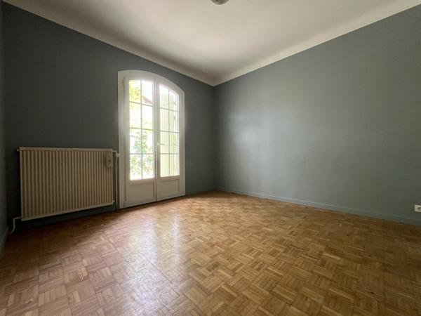 Maison à louer 1 400 € CC St-Médard-en-Jalles 4 p 91 m² DPE D