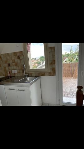 1 Pièce principale & terrasse 840 € / mois C.C.*