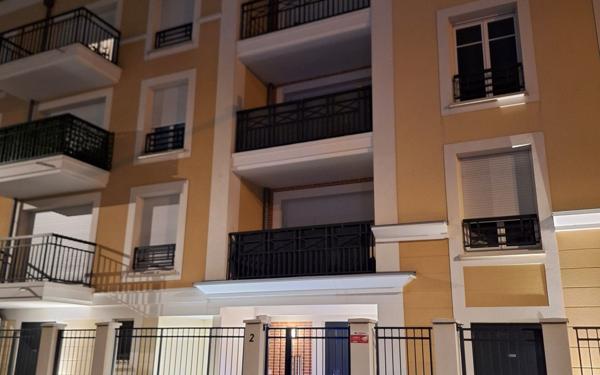 Appartement à louer    3 pièces • 60,49 m2 Le Blanc-Mesnil