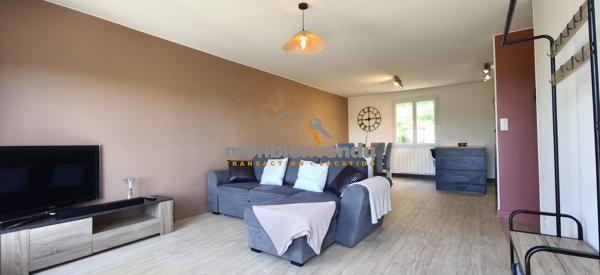 Maison de plain-pied et grange en pierres
