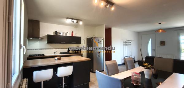 Maison de plain-pied et grange en pierres