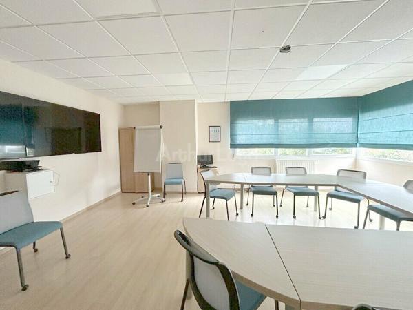 BUREAUX à VENDRE de 938 m²