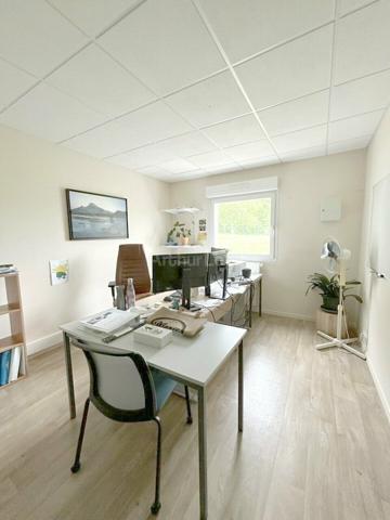 BUREAUX à VENDRE de 938 m²