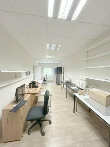 BUREAUX à VENDRE de 938 m²