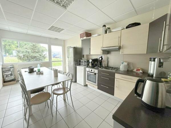 BUREAUX à VENDRE de 938 m²