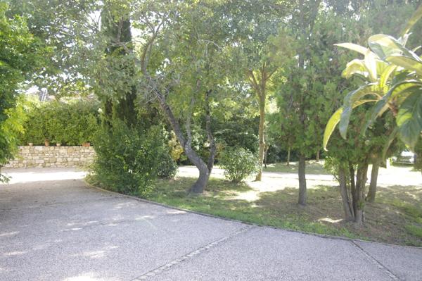 Maison à vendre 7 pièces de 160 m² + bungalow indépendant de 50 m².