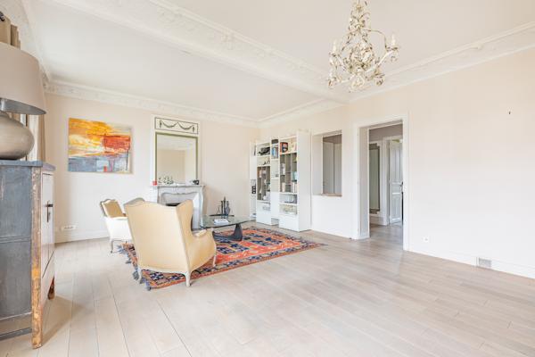 Magnifique appartement familial - 3 chambres, étage élevé, ascenseur, rénové