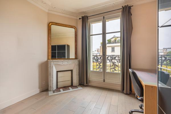 Magnifique appartement familial - 3 chambres, étage élevé, ascenseur, rénové