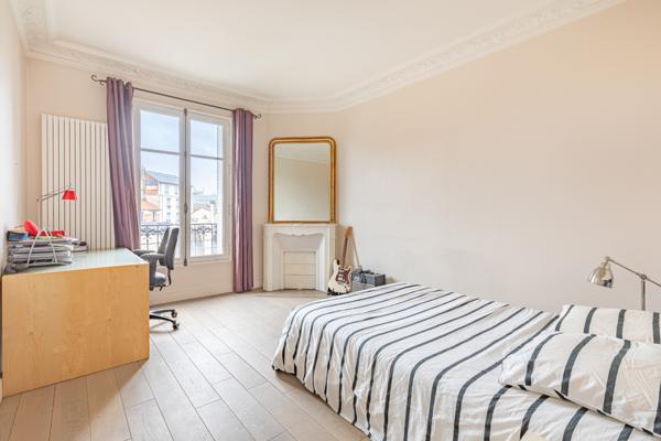 Magnifique appartement familial - 3 chambres, étage élevé, ascenseur, rénové