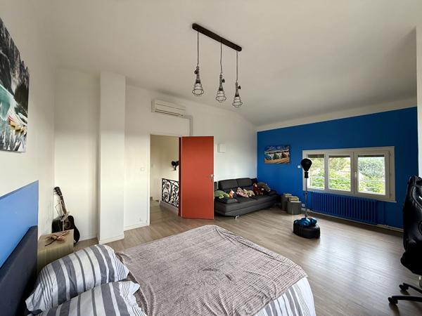 MAISON DE VILLE T6 AVEC GARAGES ET PISCINE Carcassonne