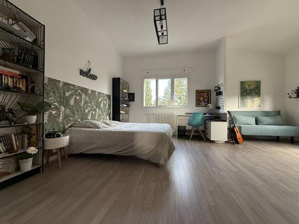 MAISON DE VILLE T6 AVEC GARAGES ET PISCINE Carcassonne