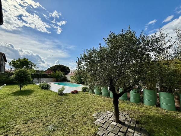 MAISON DE VILLE T6 AVEC GARAGES ET PISCINE Carcassonne
