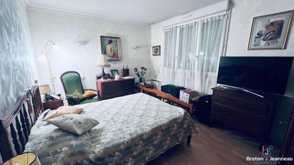 Appartement avec balcons à Laval