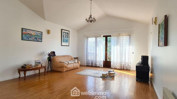 Maison 370 m² à Idron 64320