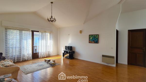 Maison 370 m² à Idron 64320