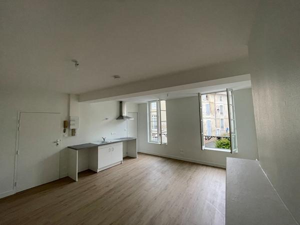 Appartement Fontenay Le Comte 1 pièce(s) 28.87 m2