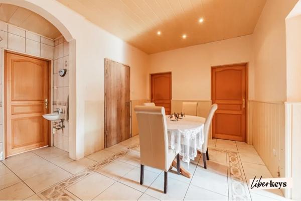 5 pièces + annexe – Immeuble sans copropriété à vendre en bloc ou séparément, face à la gare