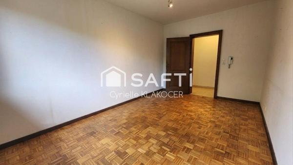Maison familiale de 121 m² avec 3 chambres.