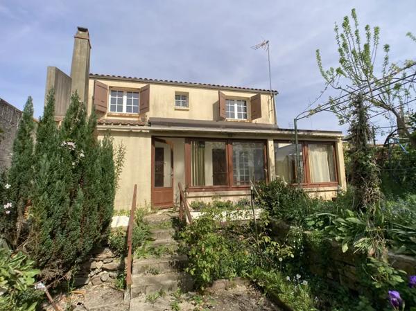 Maison à rénover Centre de Coëx Fort potentiel