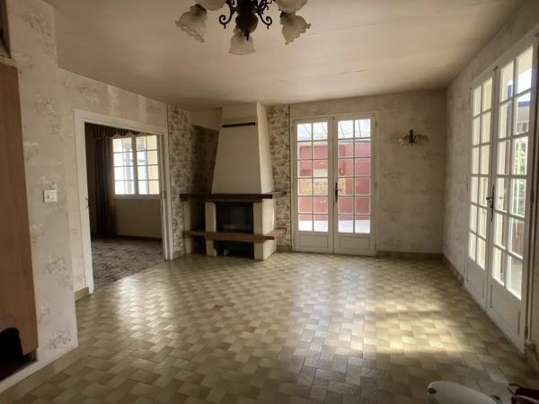 Maison à rénover Centre de Coëx Fort potentiel