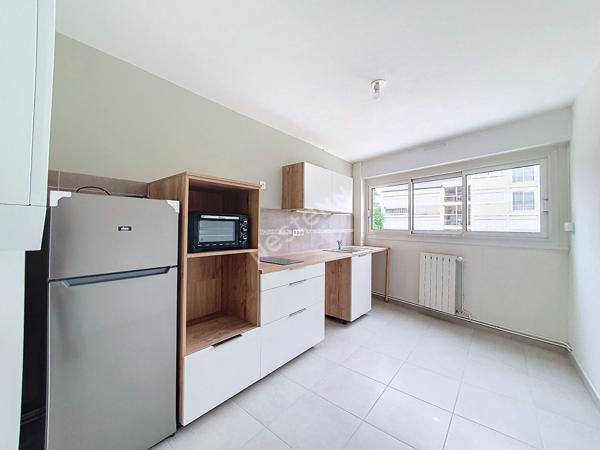 Appartement à louer meublé  Ancenis-saint-gereon 2 pièces 59 m2