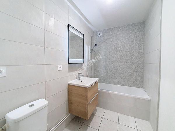 Appartement à louer meublé  Ancenis-saint-gereon 2 pièces 59 m2