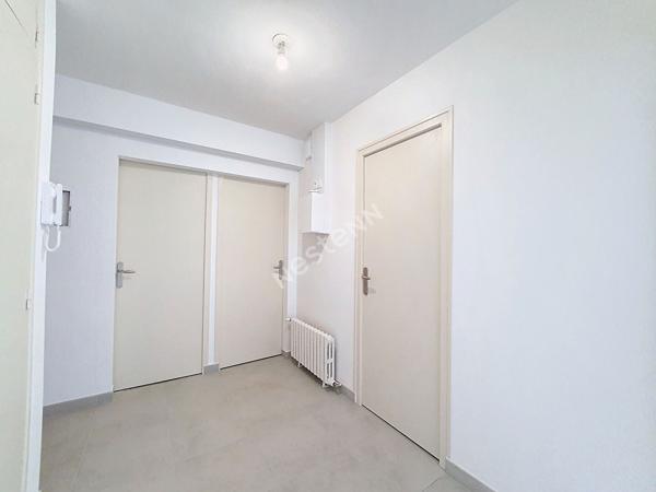Appartement à louer meublé  Ancenis-saint-gereon 2 pièces 59 m2