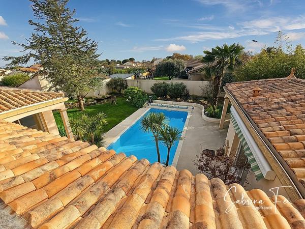 MAISON FAMILIALE DE PLUS DE 165 M² – QUARTIER RÉSIDENTIEL RECHERCHÉ – CALME ABSOLU – SANS VIS-À-VIS – EXPOSITION SUD – PISCINE