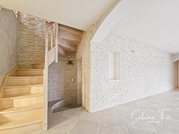 MAISON FAMILIALE DE PLUS DE 165 M² – QUARTIER RÉSIDENTIEL RECHERCHÉ – CALME ABSOLU – SANS VIS-À-VIS – EXPOSITION SUD – PISCINE