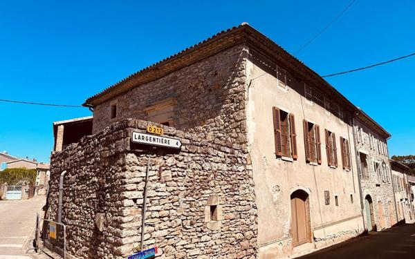 Maison à vendre    5 pièces •  Laurac-en-Vivarais