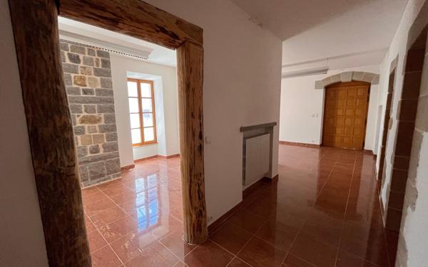 Maison à vendre    5 pièces •  Laurac-en-Vivarais