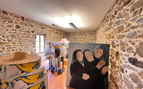 Maison à vendre    5 pièces •  Laurac-en-Vivarais