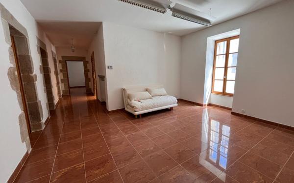 Maison à vendre    5 pièces •  Laurac-en-Vivarais