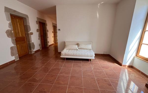 Maison à vendre    5 pièces •  Laurac-en-Vivarais