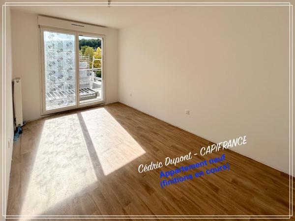 Appartement à vendre 3 pièces COULOMMIERS (77) - dernier étage - balcon - parking