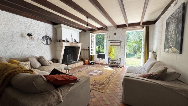 MAISON 3 CHAMBRES GRANGE PISCINE GRAND TERRAIN