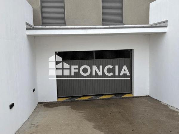 Location Parking 17 m² - Bernin 38190