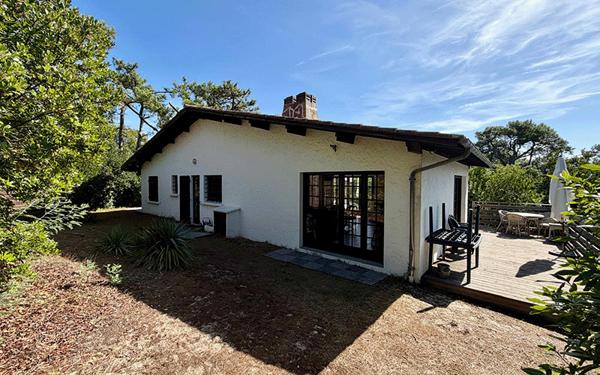 Cap Ferret limite 44 hectares, accès plage du Mimbeau, ravissante villa année 60 sur terrain de 1000 m2
