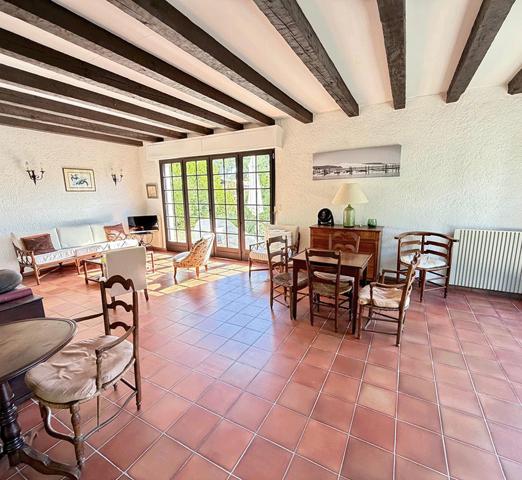 Cap Ferret limite 44 hectares, accès plage du Mimbeau, ravissante villa année 60 sur terrain de 1000 m2
