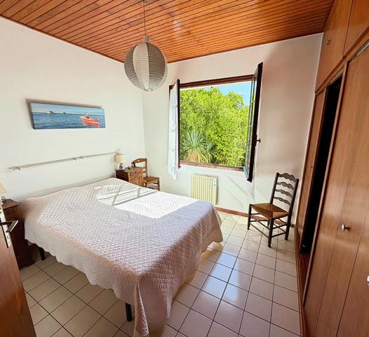 Cap Ferret limite 44 hectares, accès plage du Mimbeau, ravissante villa année 60 sur terrain de 1000 m2