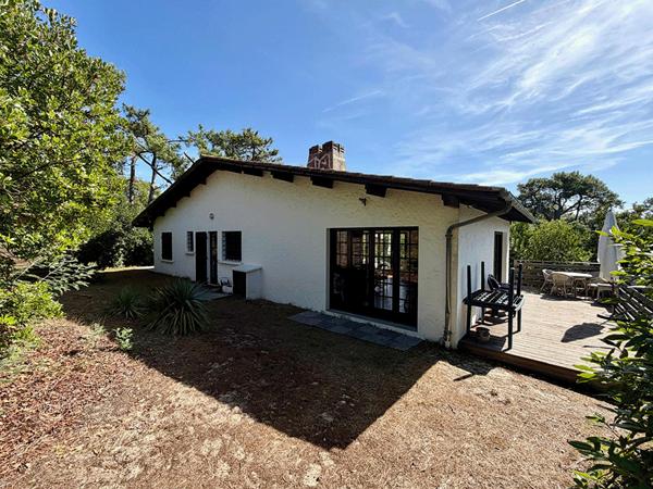 Cap Ferret limite 44 hectares, accès plage du Mimbeau, ravissante villa année 60 sur terrain de 1000 m2
