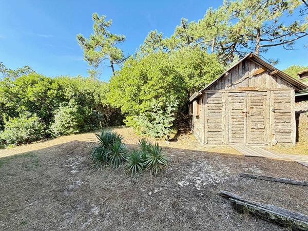 Cap Ferret limite 44 hectares, accès plage du Mimbeau, ravissante villa année 60 sur terrain de 1000 m2