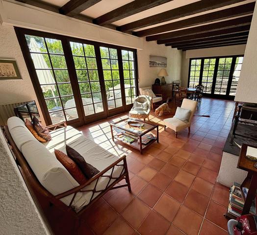 Cap Ferret limite 44 hectares, accès plage du Mimbeau, ravissante villa année 60 sur terrain de 1000 m2