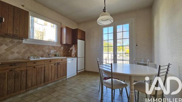 Maison à vendre 7 pièces 196 m² Saint-Étienne-de-Maurs
