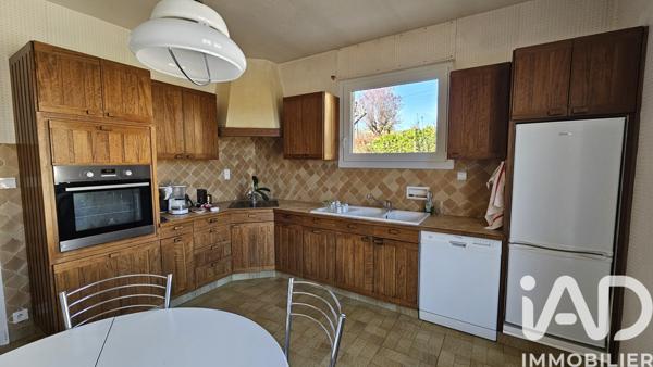 Maison à vendre 7 pièces 196 m² Saint-Étienne-de-Maurs