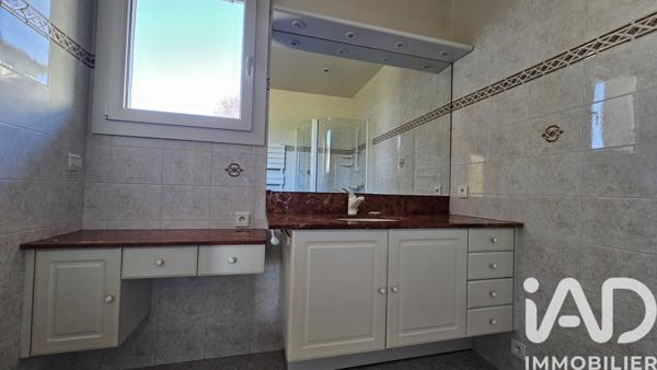 Maison à vendre 7 pièces 196 m² Saint-Étienne-de-Maurs