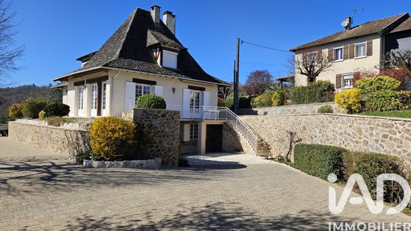 Maison à vendre 7 pièces 196 m² Saint-Étienne-de-Maurs
