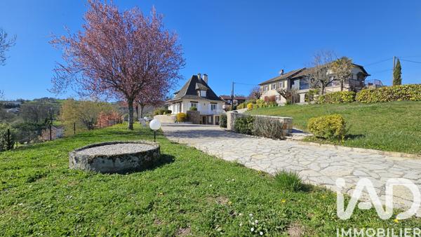 Maison à vendre 7 pièces 196 m² Saint-Étienne-de-Maurs