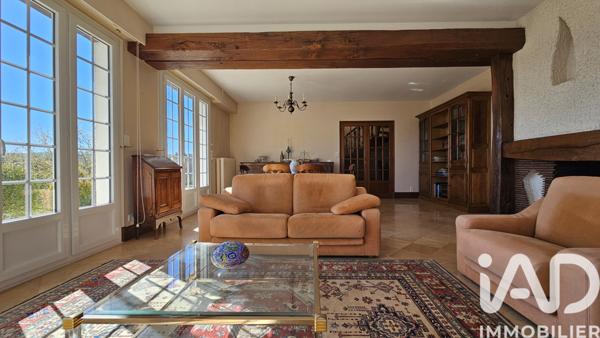 Maison à vendre 7 pièces 196 m² Saint-Étienne-de-Maurs